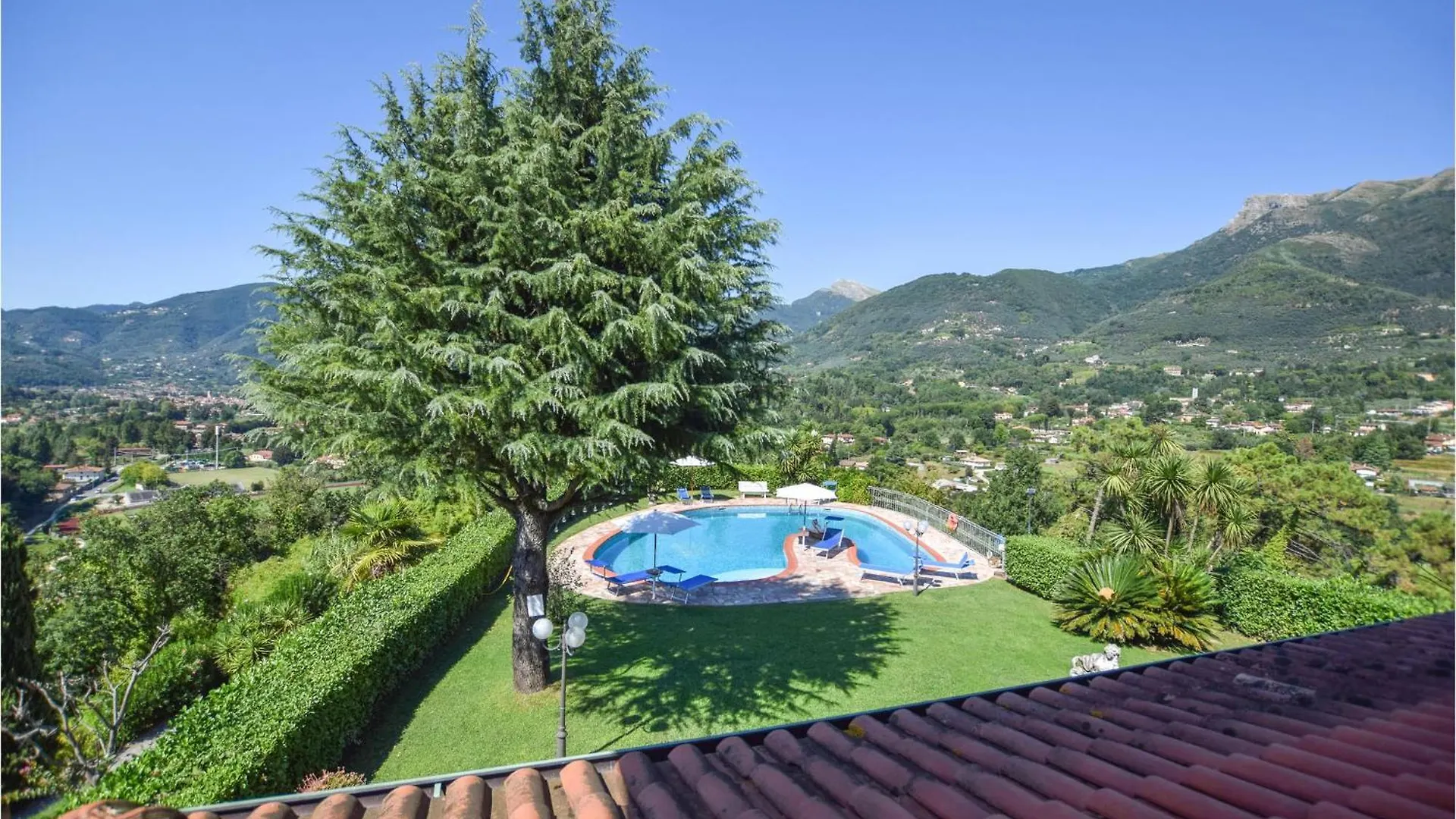 4 Bedroom Cozy Home In Camaiore 0*,  Italia